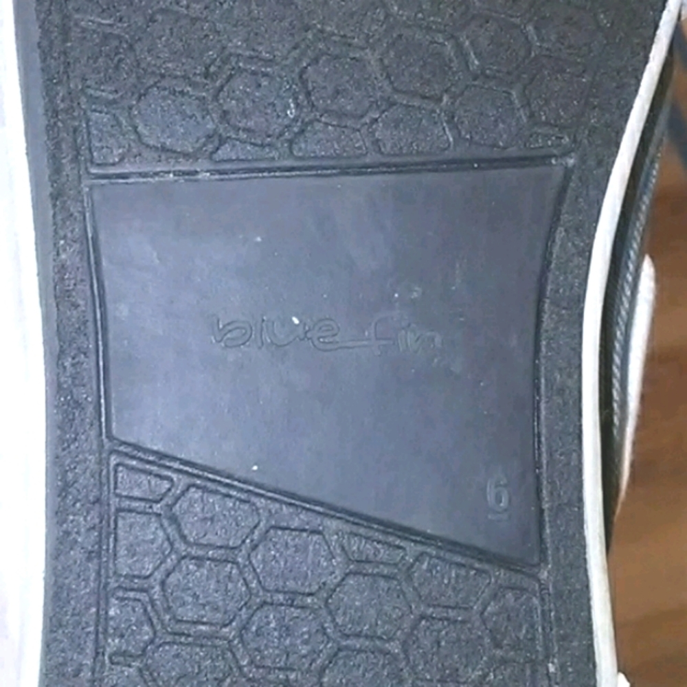 Shoes - Picture 2 of 2